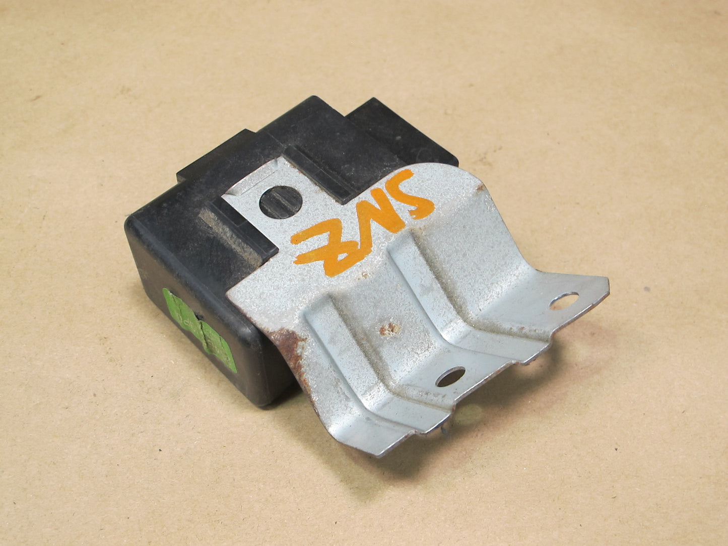 84-86 Nissan Z31 300ZX NON Turbo 2+0 Fan Motor Timer Module 28465-19P01 OEM