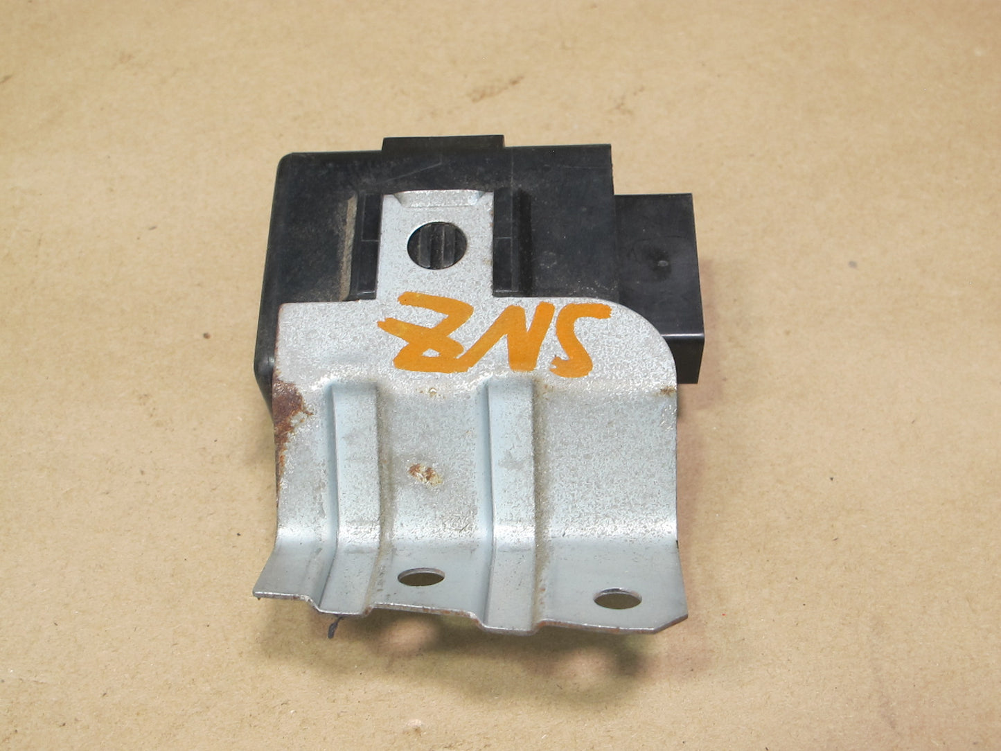 84-86 Nissan Z31 300ZX NON Turbo 2+0 Fan Motor Timer Module 28465-19P01 OEM