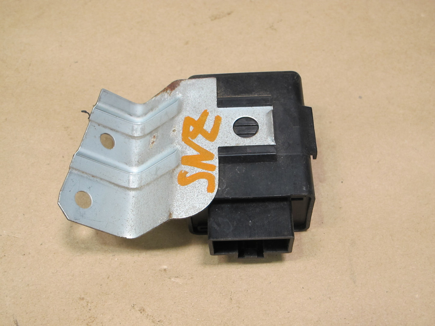 84-86 Nissan Z31 300ZX NON Turbo 2+0 Fan Motor Timer Module 28465-19P01 OEM