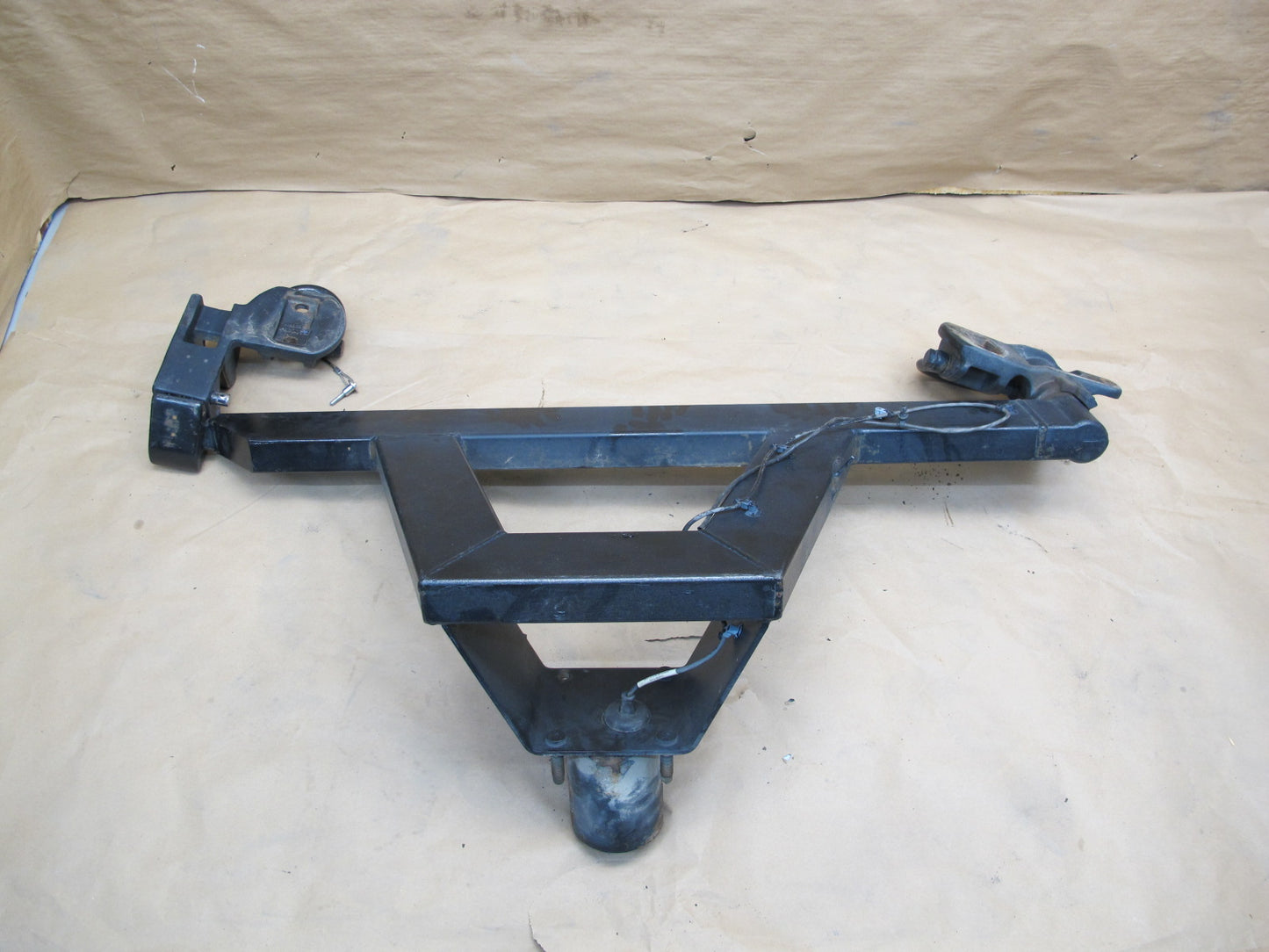 2003-2009 Hummer H2 Rear TOW Towing Hook Bar Spare Tire Carrier