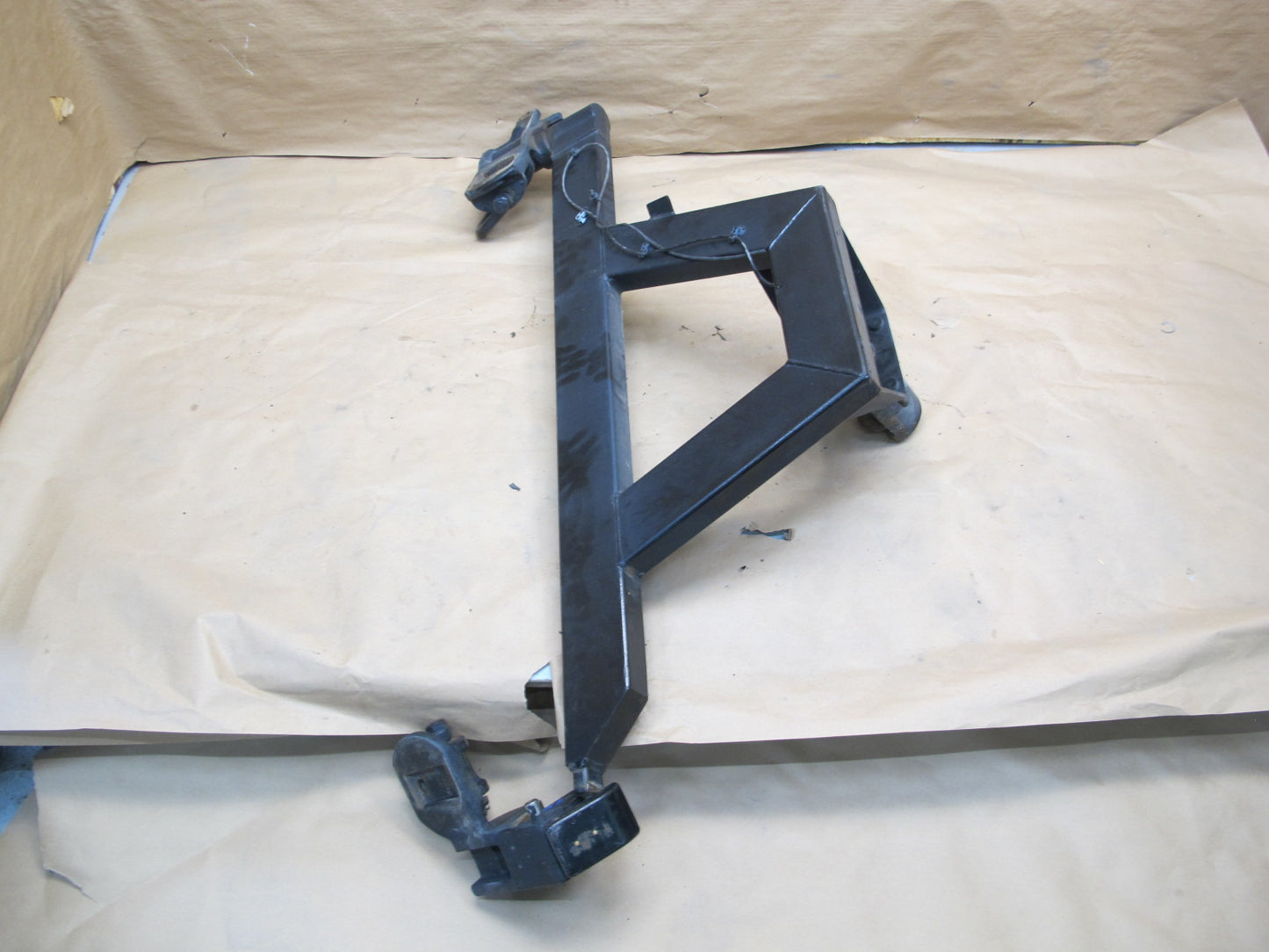 2003-2009 Hummer H2 Rear TOW Towing Hook Bar Spare Tire Carrier