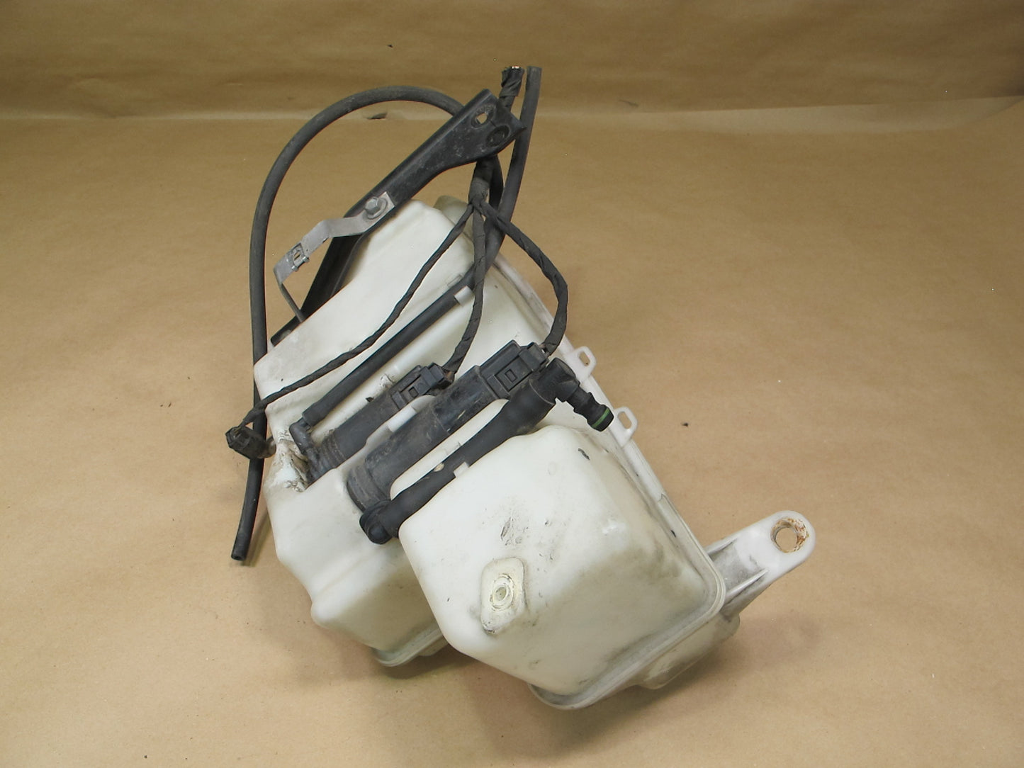 03-08 BMW E65 E66 7-SERIES Windshield Washer Fluid Reservoir Tank w Pumps OEM