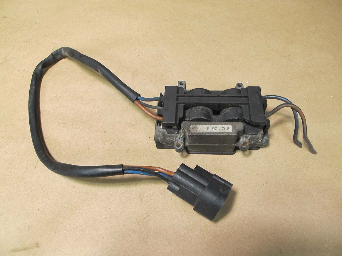 01-06 BMW E46 M3 Auxiliary Cooling Fan Sensor Module 6904768 OEM