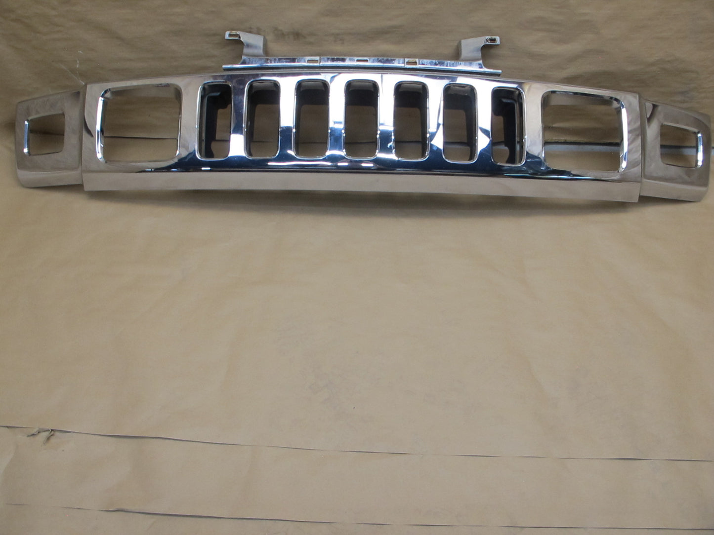 2008-2009 Hummer H2 Front Bumper Radiator Upper Grille Molding 25886172