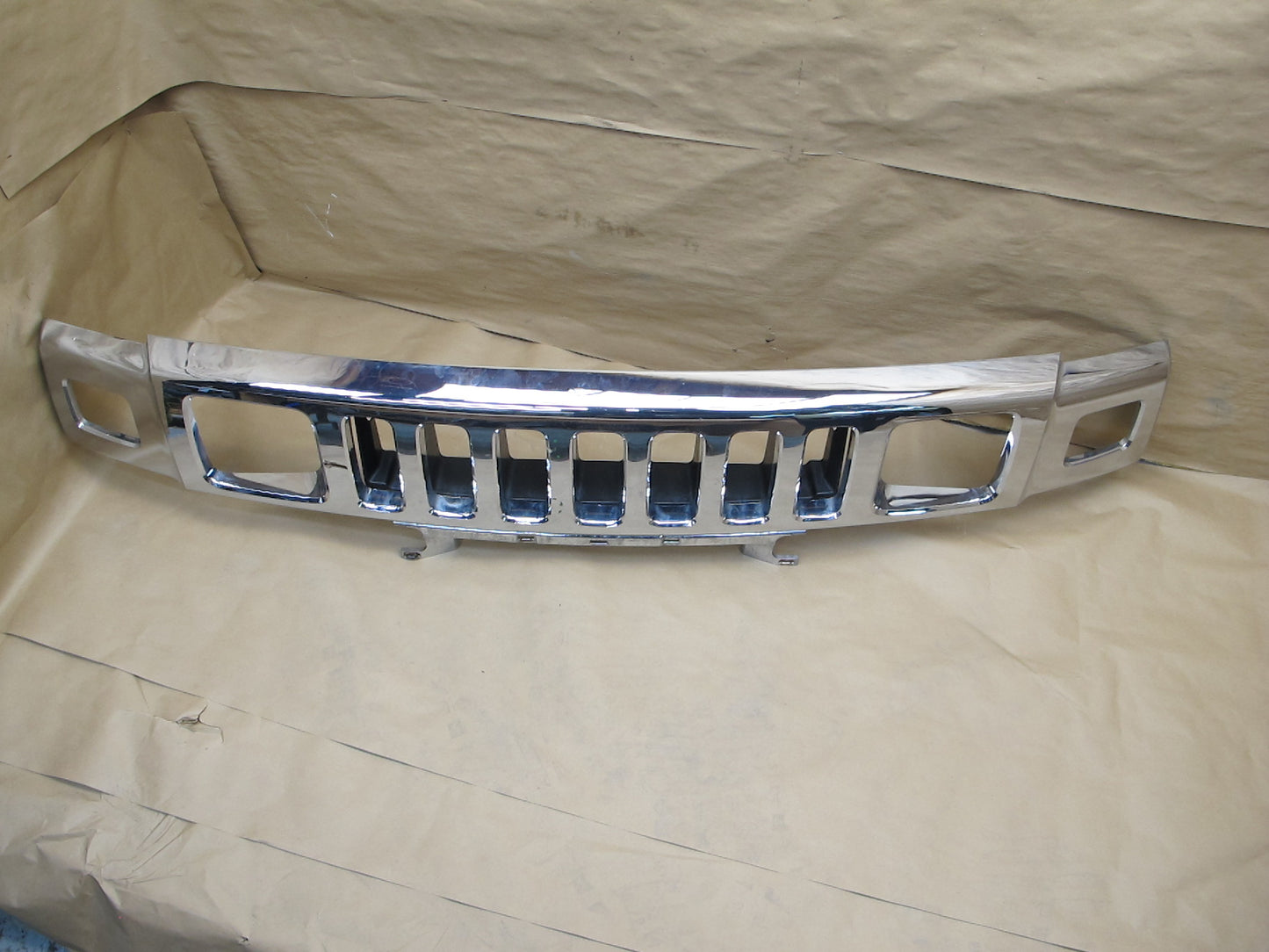 2008-2009 Hummer H2 Front Bumper Radiator Upper Grille Molding 25886172