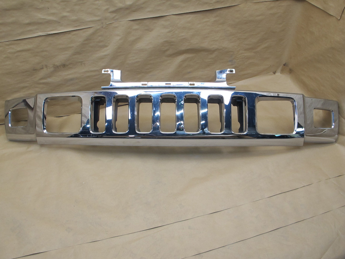 2008-2009 Hummer H2 Front Bumper Radiator Upper Grille Molding 25886172