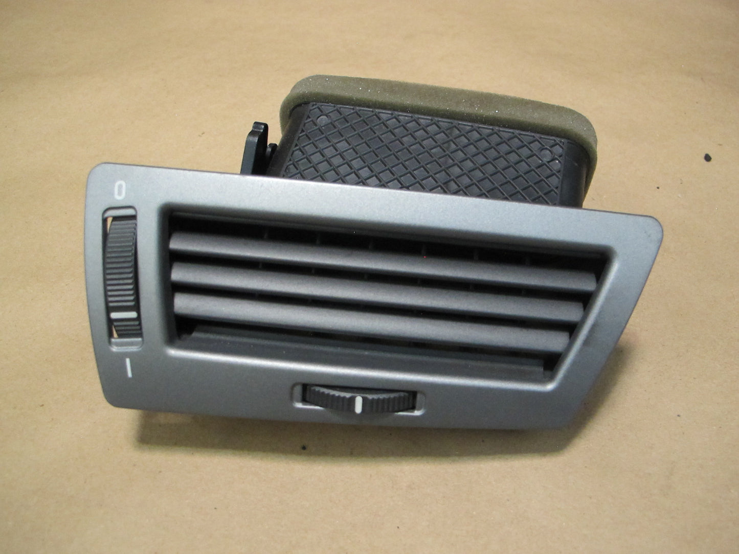 03-08 BMW E65 E66 Dash & Rear Center Console A/C  Air Vent Grille OEM