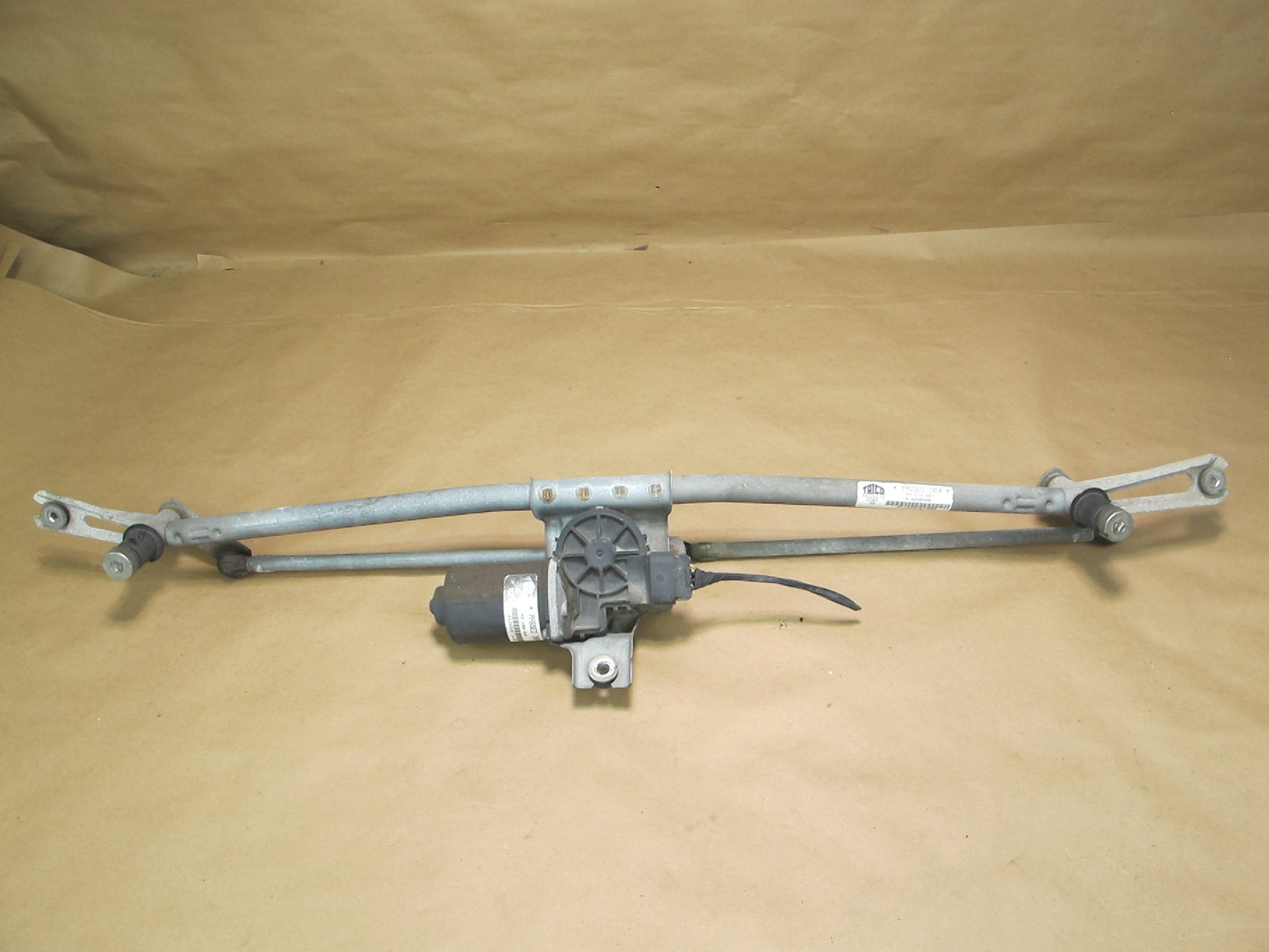 2008-2009 Hummer H2 Windshield Wiper Transmission Linkage W/ Motor 15248348