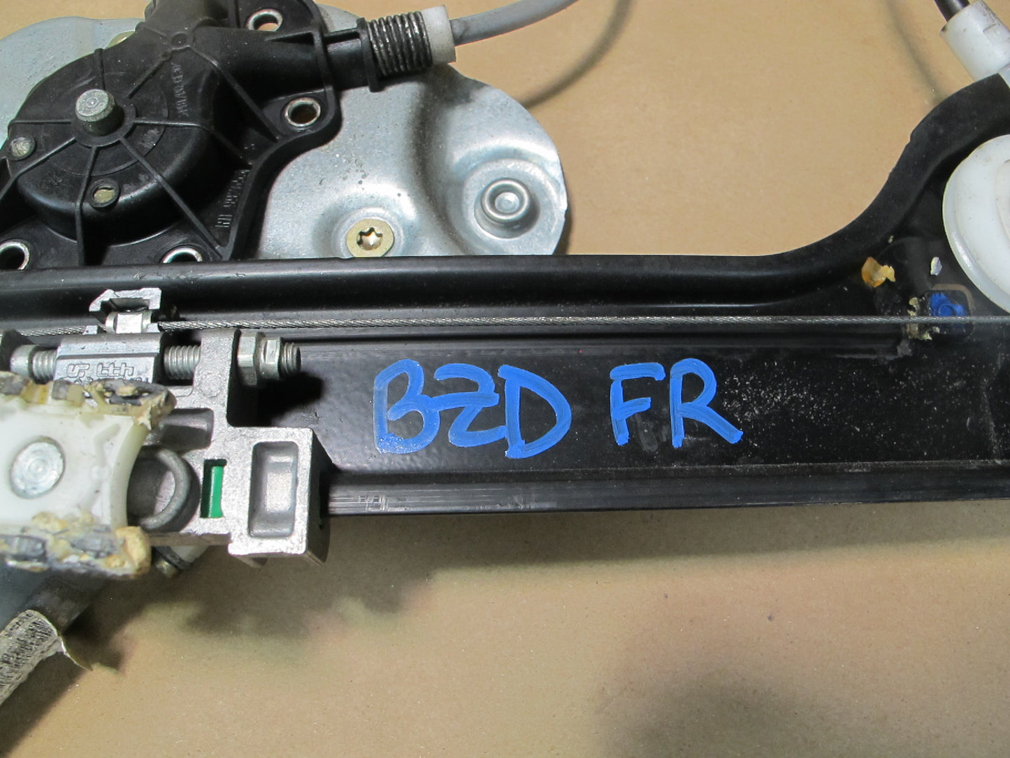 04-06 BMW E85 Z4 Right Passenger Door Window Regulator w Motor OEM