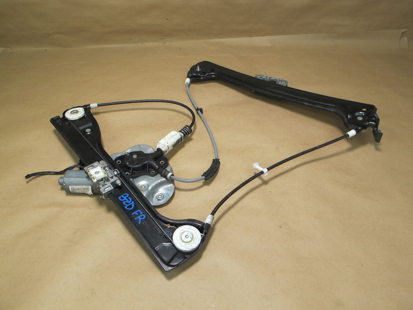 04-06 BMW E85 Z4 Right Passenger Door Window Regulator w Motor OEM