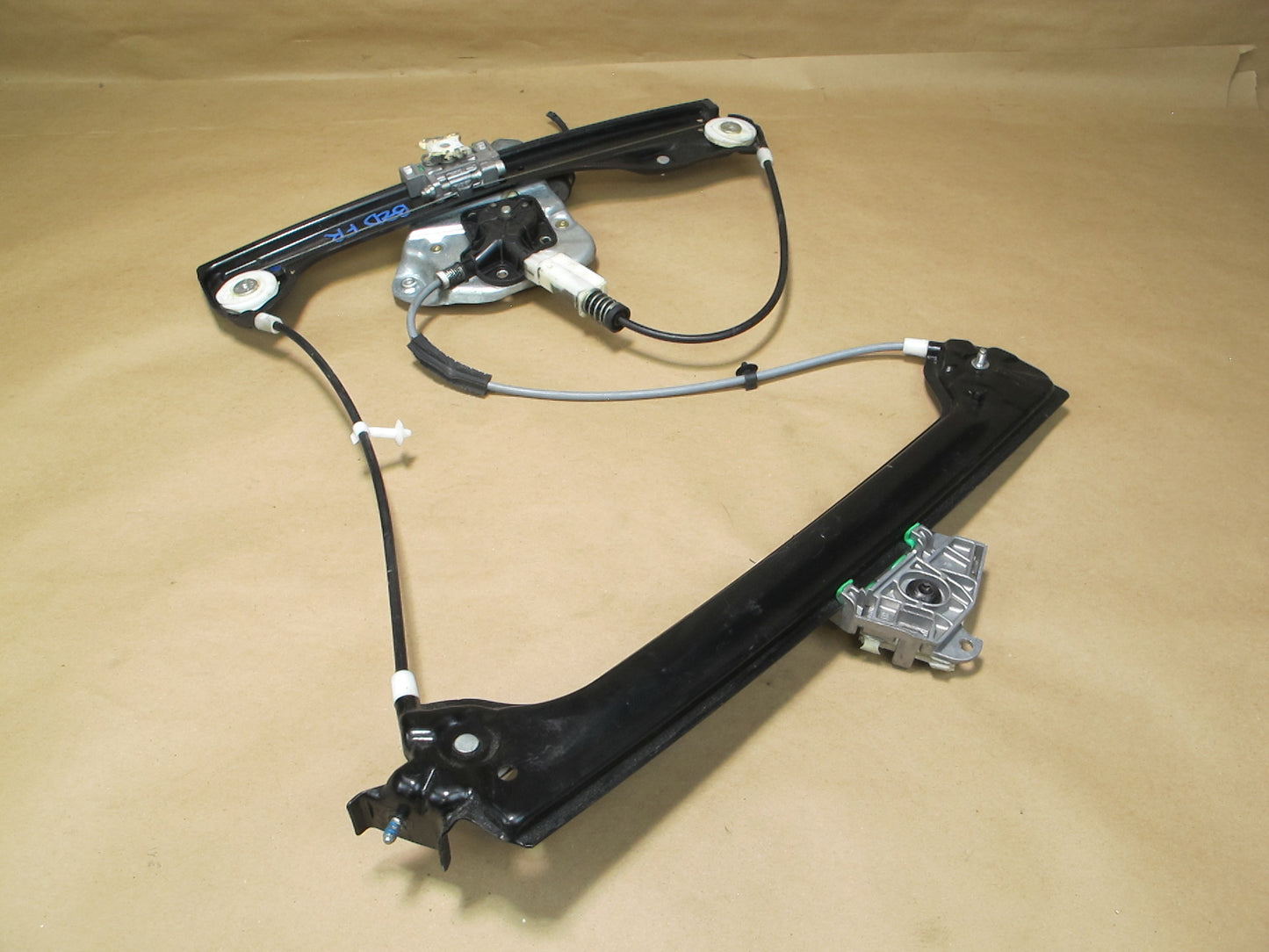 04-06 BMW E85 Z4 Right Passenger Door Window Regulator w Motor OEM