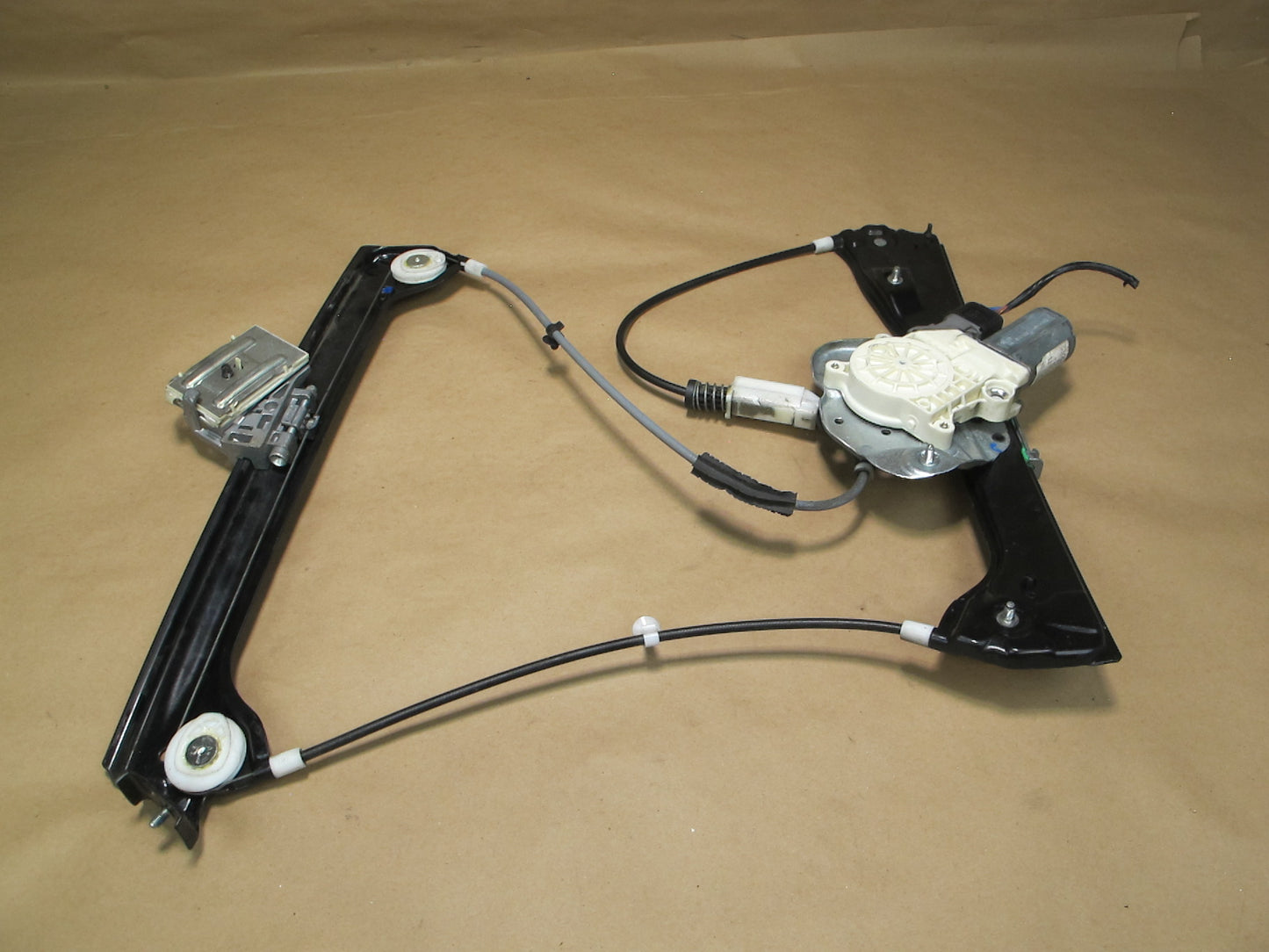 04-06 BMW E85 Z4 Right Passenger Door Window Regulator w Motor OEM