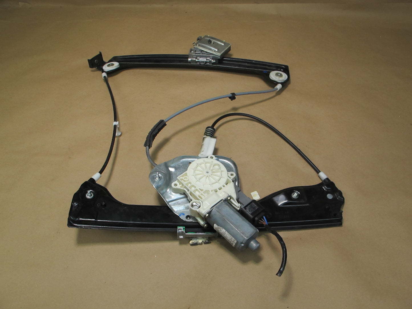 04-06 BMW E85 Z4 Right Passenger Door Window Regulator w Motor OEM