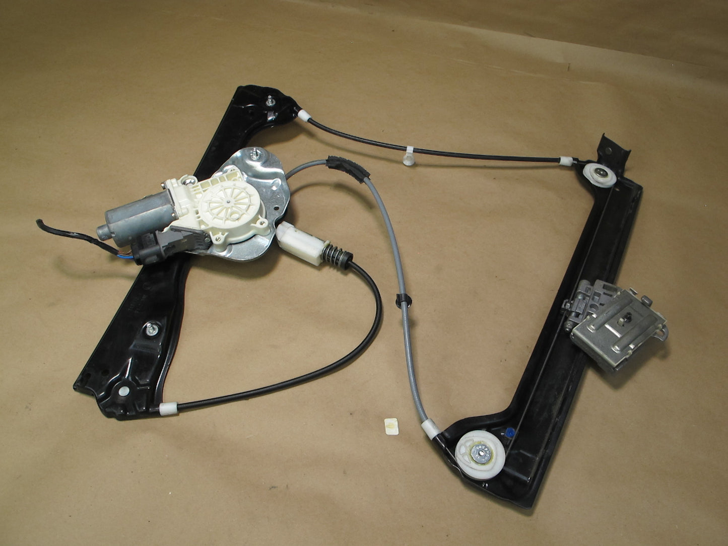 04-06 BMW E85 Z4 Right Passenger Door Window Regulator w Motor OEM