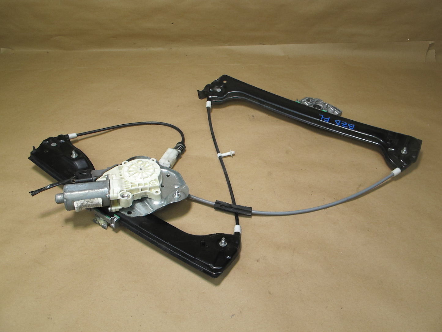 04-06 BMW E86 E85 Z4 Left Driver Door Window Regulator w Motor OEM