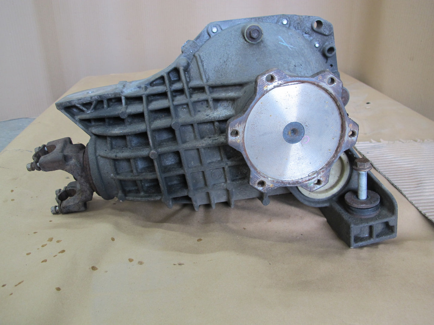 2008-2009 Hummer H2 4WD 4x4 Front Differential Carrier 3.73 Ratio 133k Miles