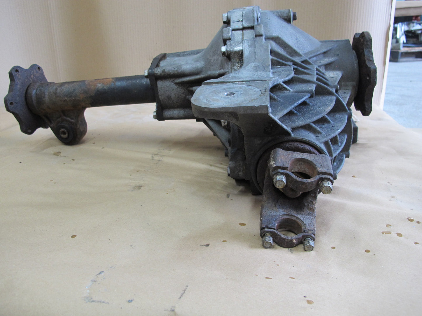 2008-2009 Hummer H2 4WD 4x4 Front Differential Carrier 3.73 Ratio 133k Miles