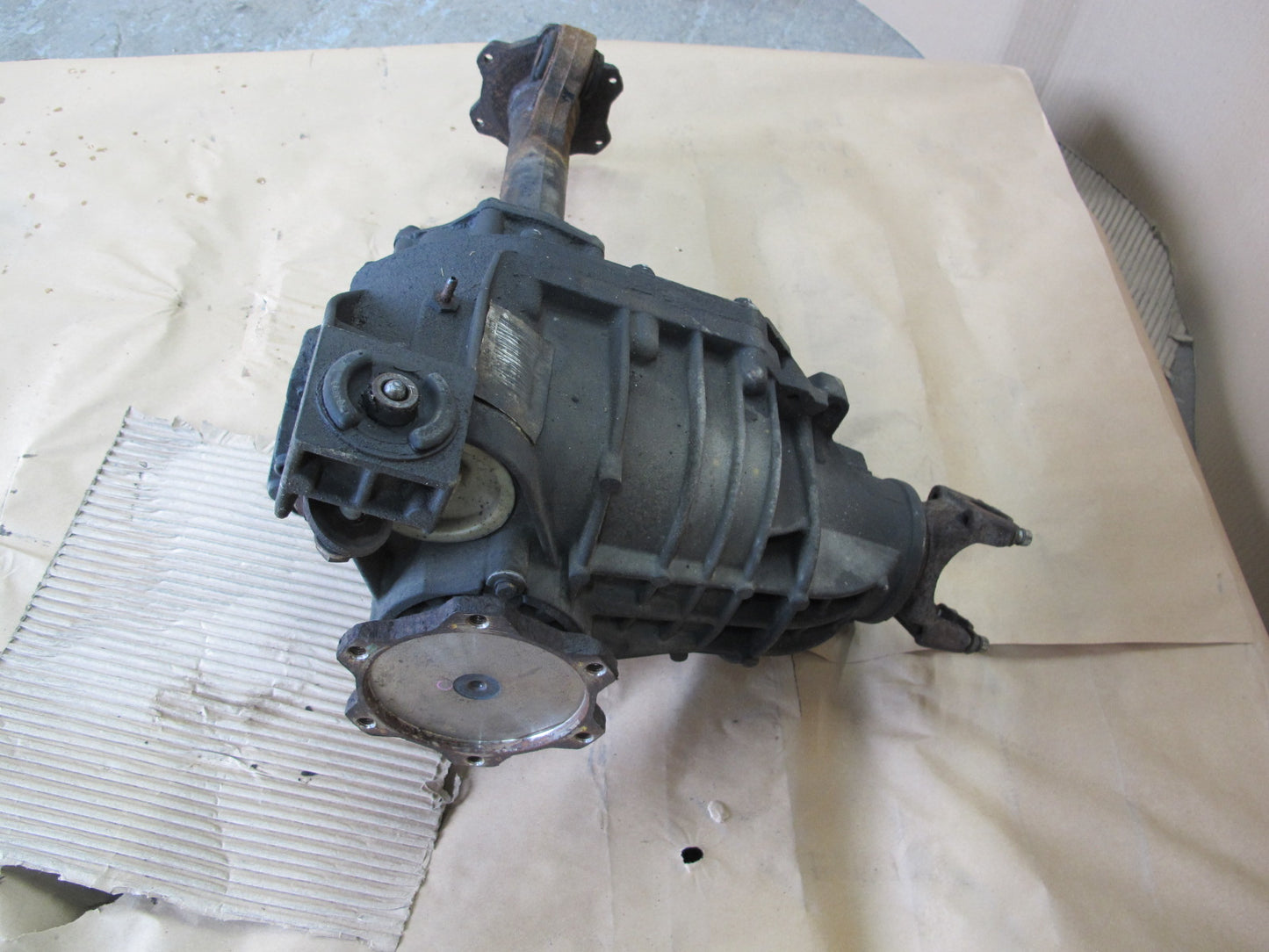 2008-2009 Hummer H2 4WD 4x4 Front Differential Carrier 3.73 Ratio 133k Miles