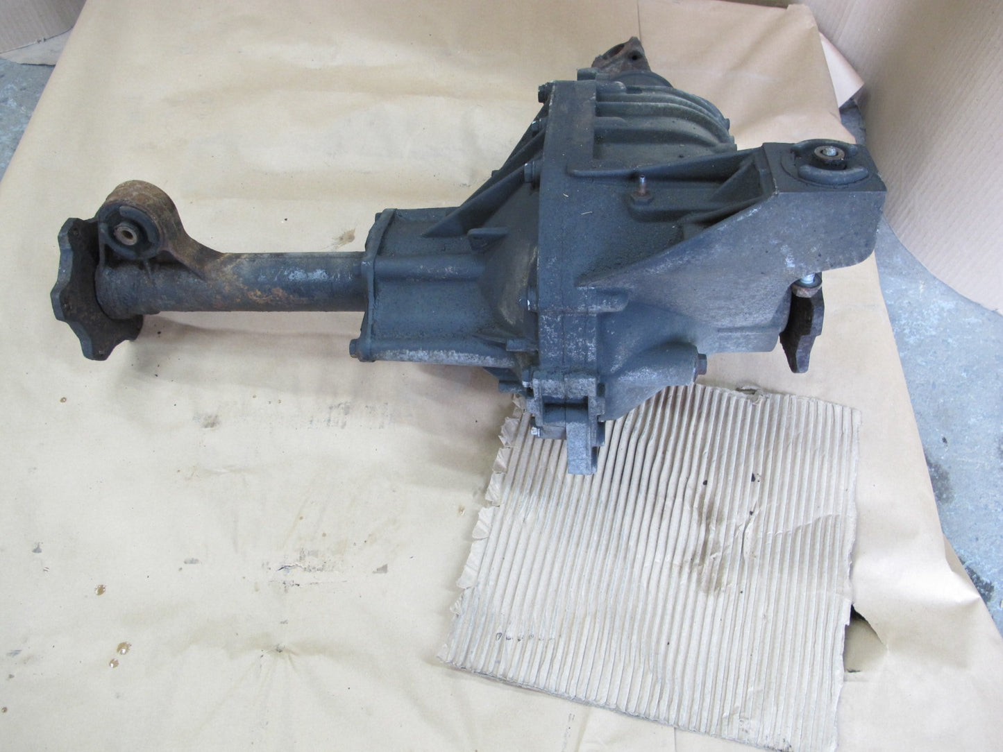 2008-2009 Hummer H2 4WD 4x4 Front Differential Carrier 3.73 Ratio 133k Miles