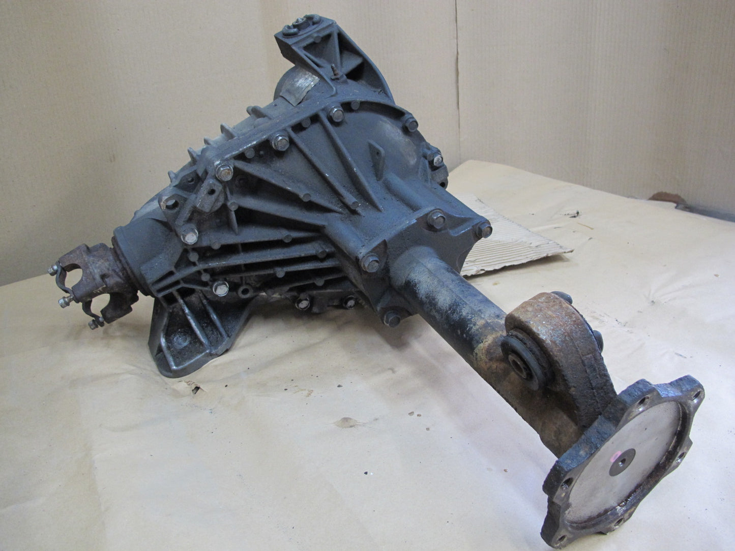 2008-2009 Hummer H2 4WD 4x4 Front Differential Carrier 3.73 Ratio 133k Miles