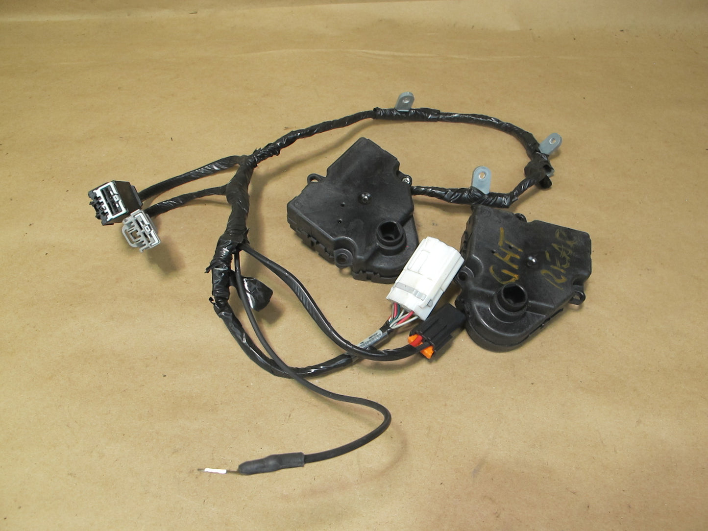 2003-2009 Hummer H2 Hvac A/C Air Heater Door Flap Actuator Motor W/ Wire Set