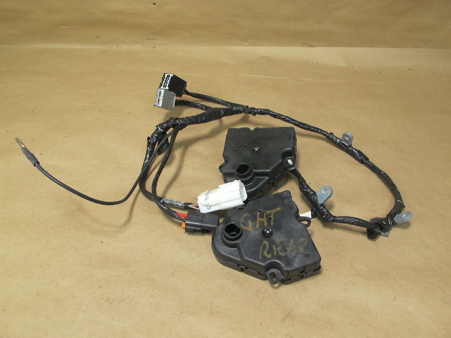 2003-2009 Hummer H2 Hvac A/C Air Heater Door Flap Actuator Motor W/ Wire Set