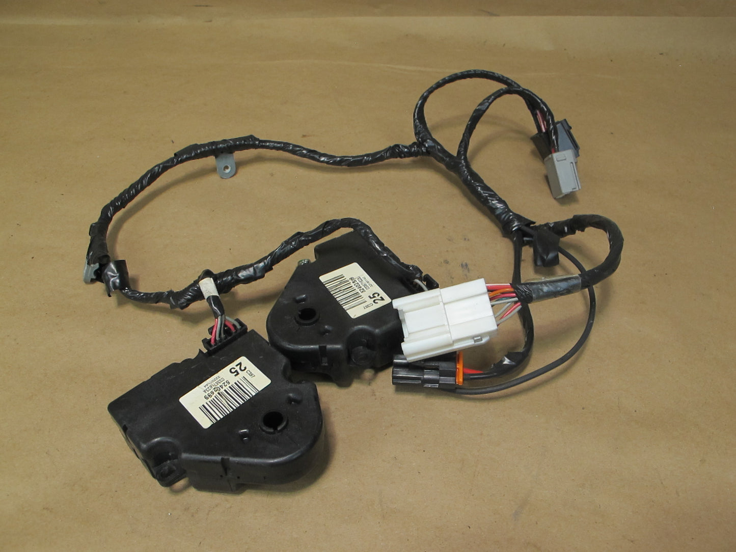 2003-2009 Hummer H2 Hvac A/C Air Heater Door Flap Actuator Motor W/ Wire Set