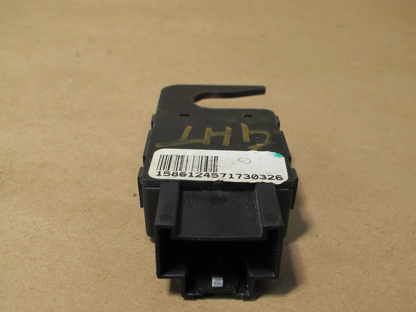 2008-2009 Hummer H2 Brake Stop Light Lamp Switch Sensor 15861245