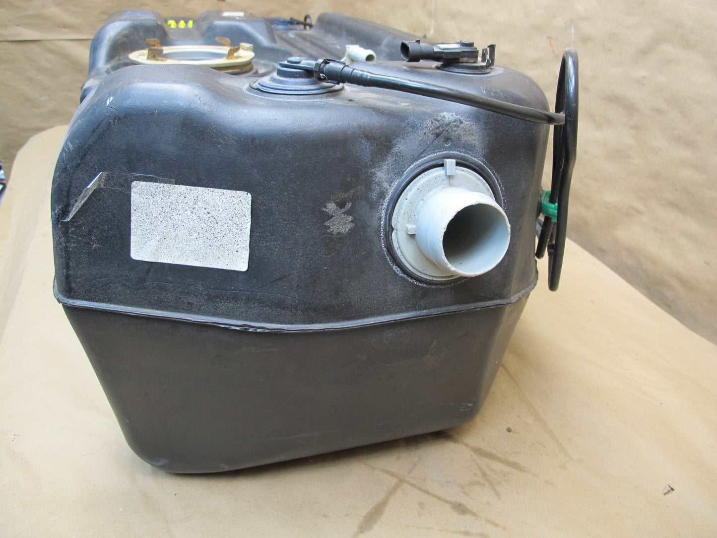 2003 Hummer H2 6.0L Gasoline Filler Fuel Reservoir Tank