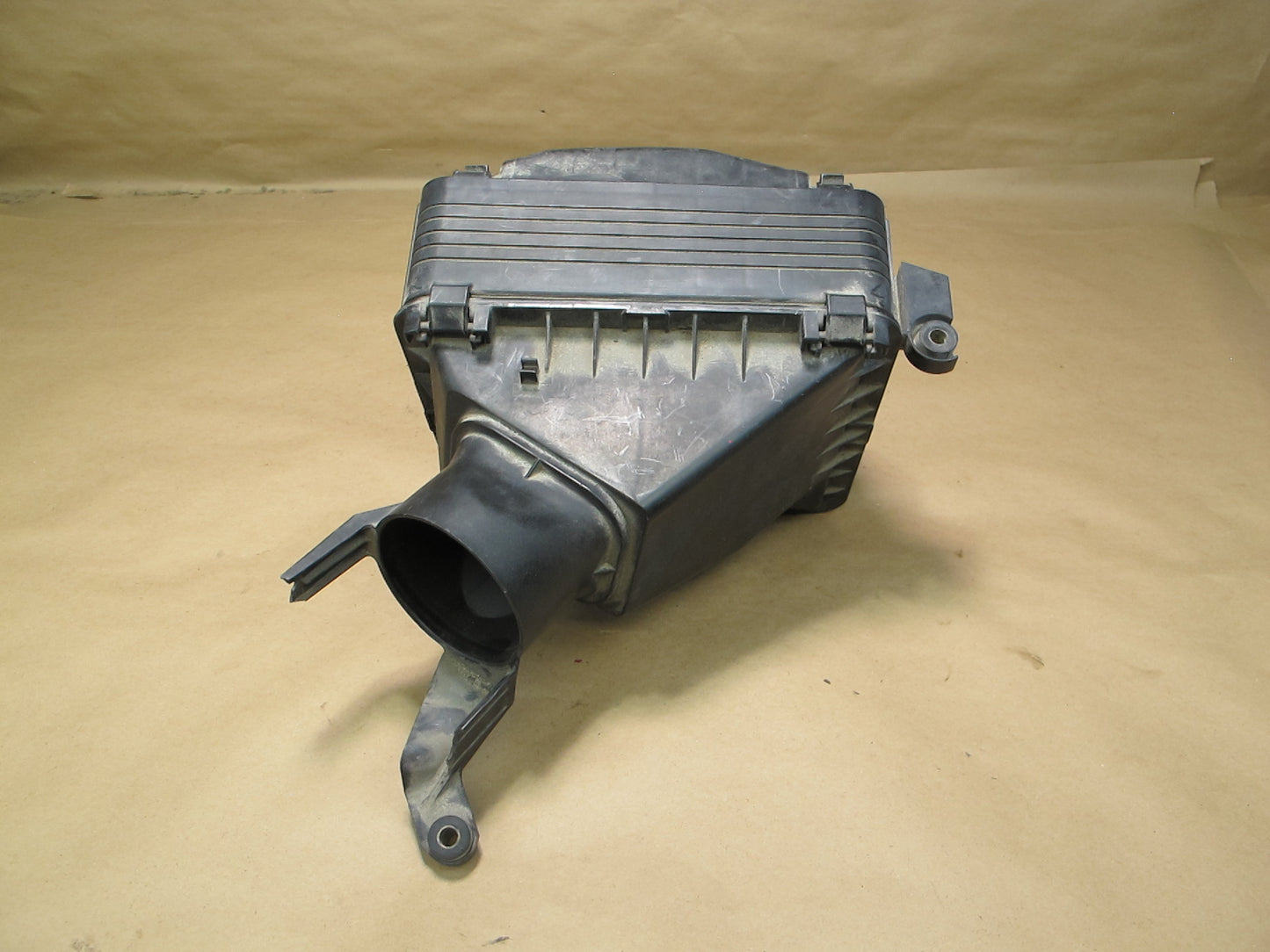 96-97 Lexus UZZ30 SC400 Air Intake Cleaner Filter Box 114000-8600 OEM