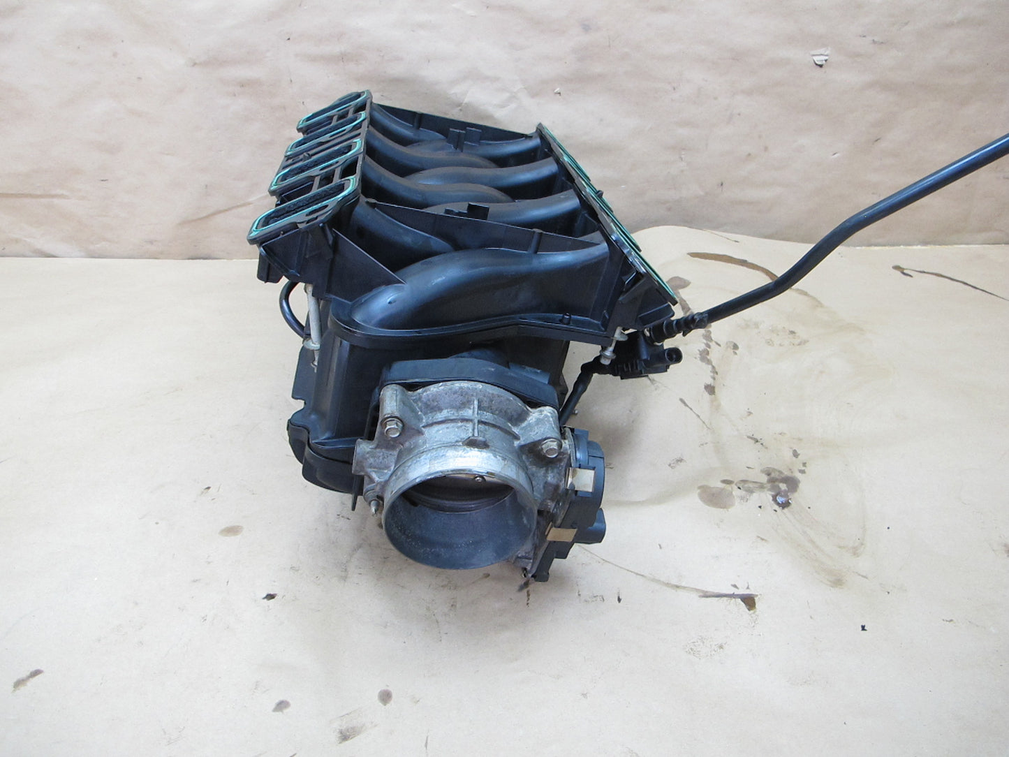 2008-2009 Hummer H2 6.2L V8 Engine Motor Air Intake Manifold W/ Throttle Body