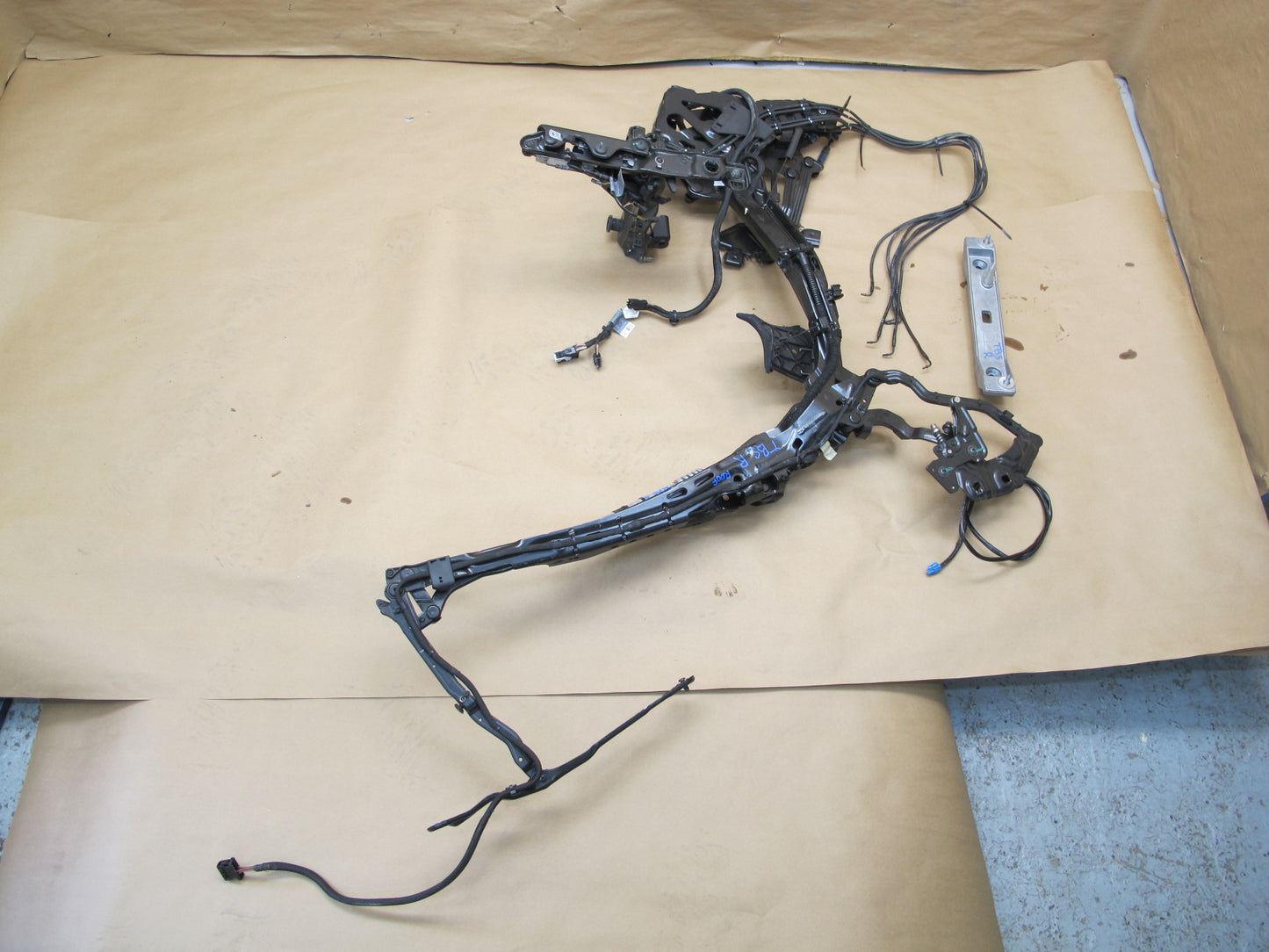 07-13 BMW E93 Convertible Set of 2 TOP Roof Left & Right Hinge Cylinder OEM