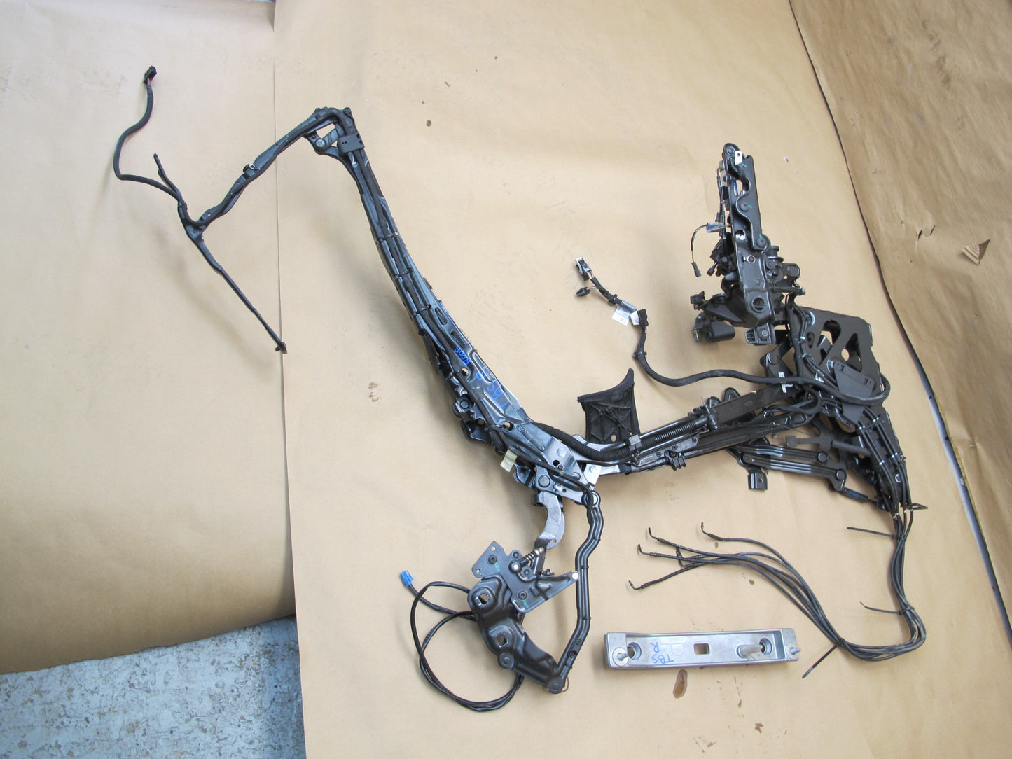 07-13 BMW E93 Convertible Set of 2 TOP Roof Left & Right Hinge Cylinder OEM