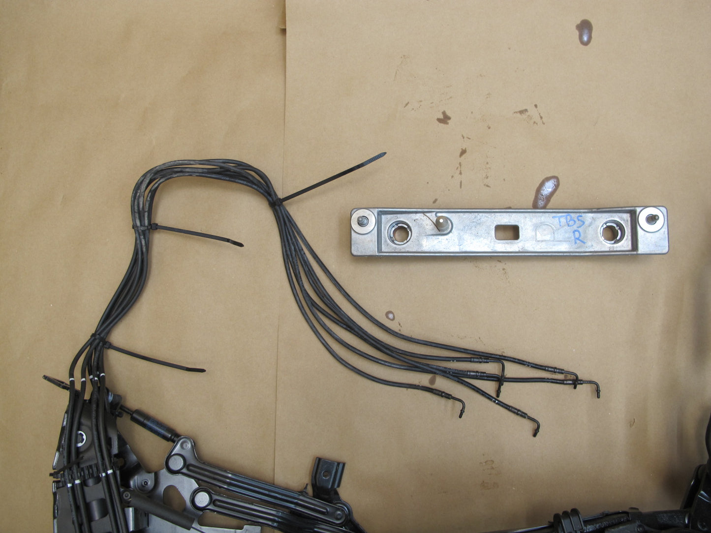 07-13 BMW E93 Convertible Set of 2 TOP Roof Left & Right Hinge Cylinder OEM