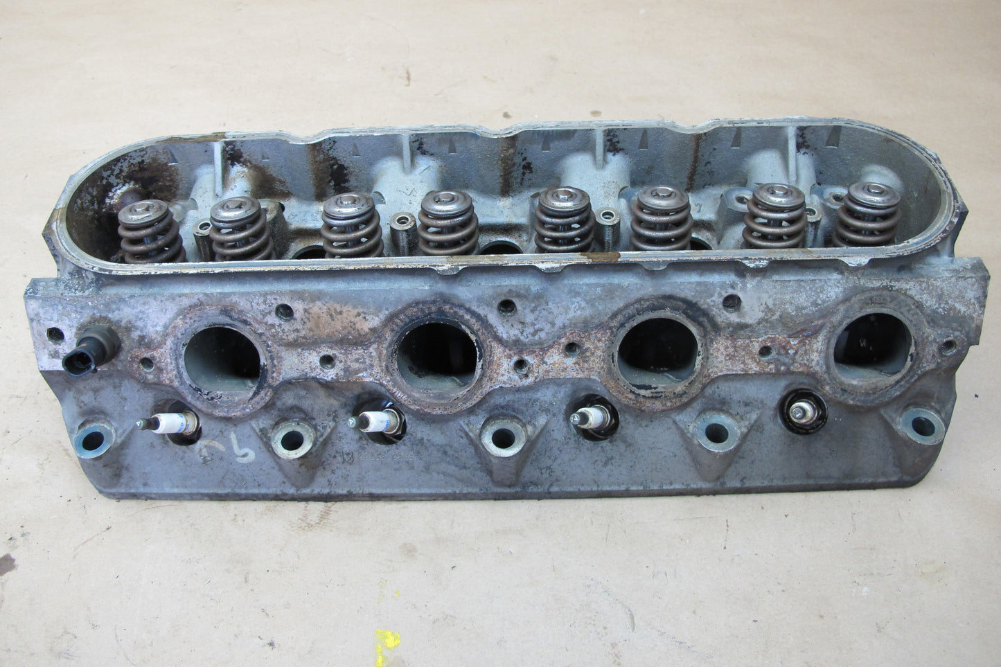 2008-2009 Hummer H2 6.2L V8 Engine Motor Left Side Cylinder Head