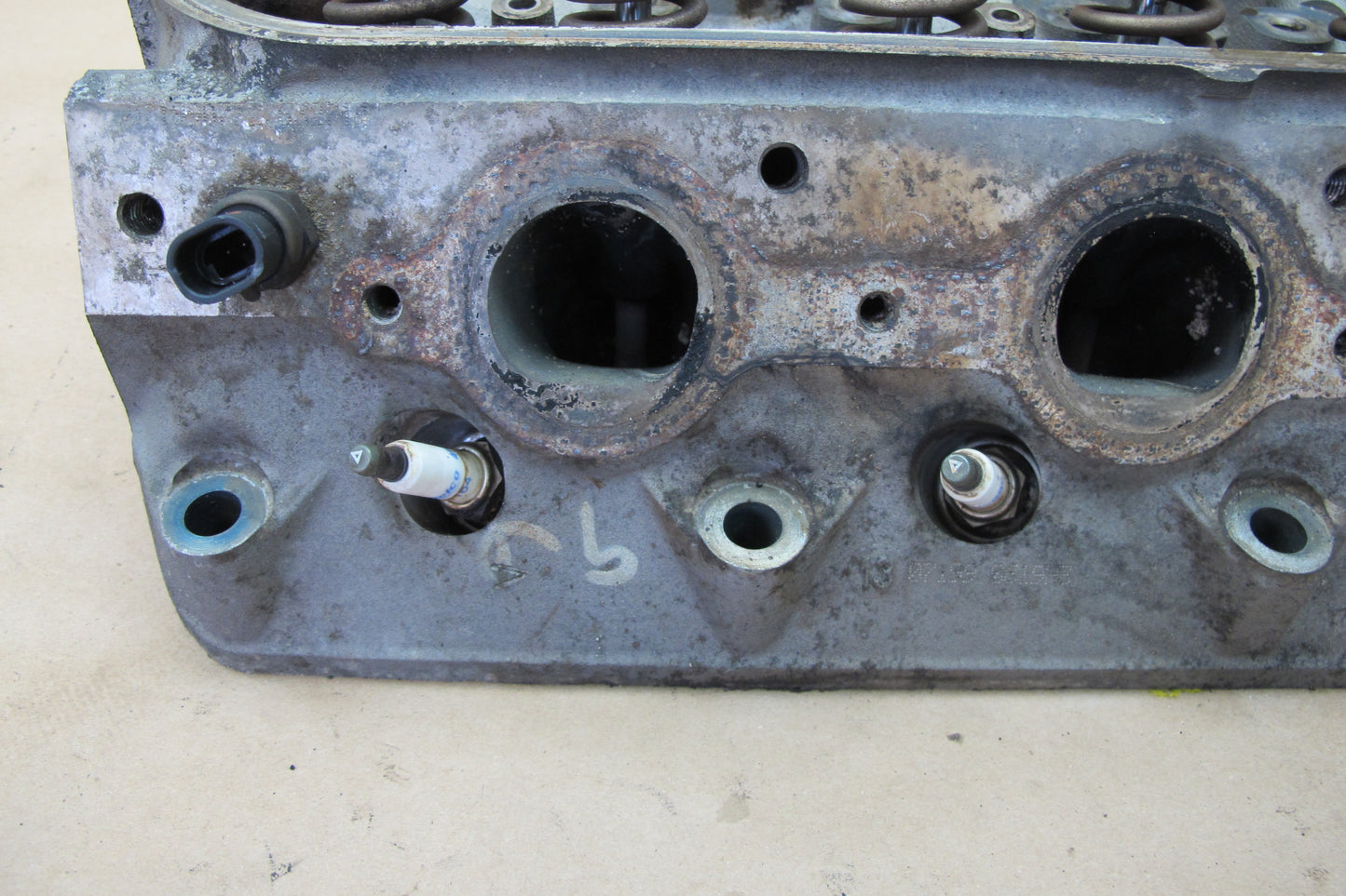 2008-2009 Hummer H2 6.2L V8 Engine Motor Left Side Cylinder Head