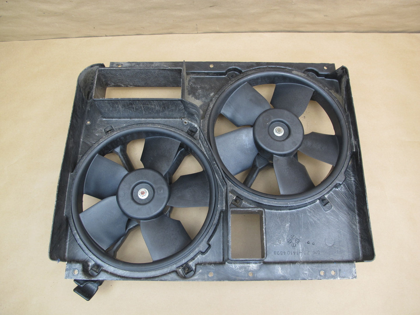 90-96 Chevrolet Corvette C4 5.7L Engine Radiator Cooling Fan & Shroud Assy OEM