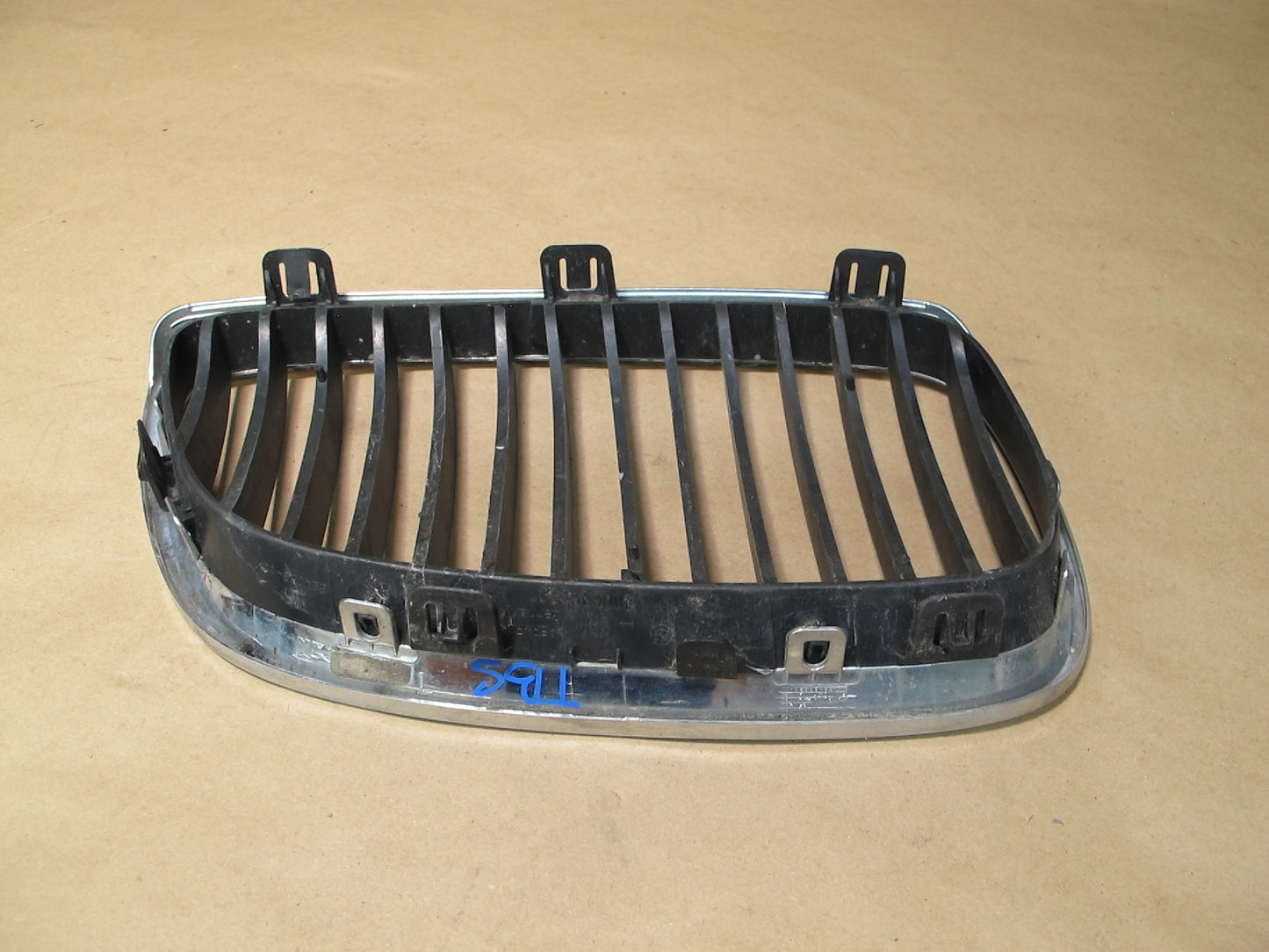 07-10 BMW E92 E93 Set of 2 Front Bumper Left & Right Kidney Grille OEM