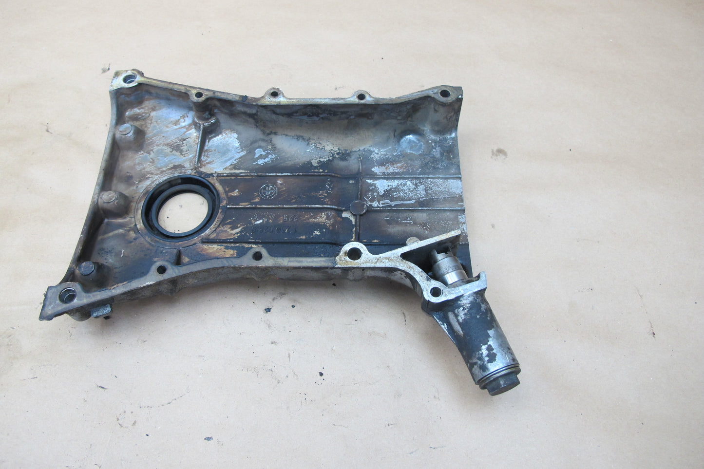 77-89 BMW E24 E23 E28 M30 Engine Front Lower Timing Chain Cover 12500289 OEM