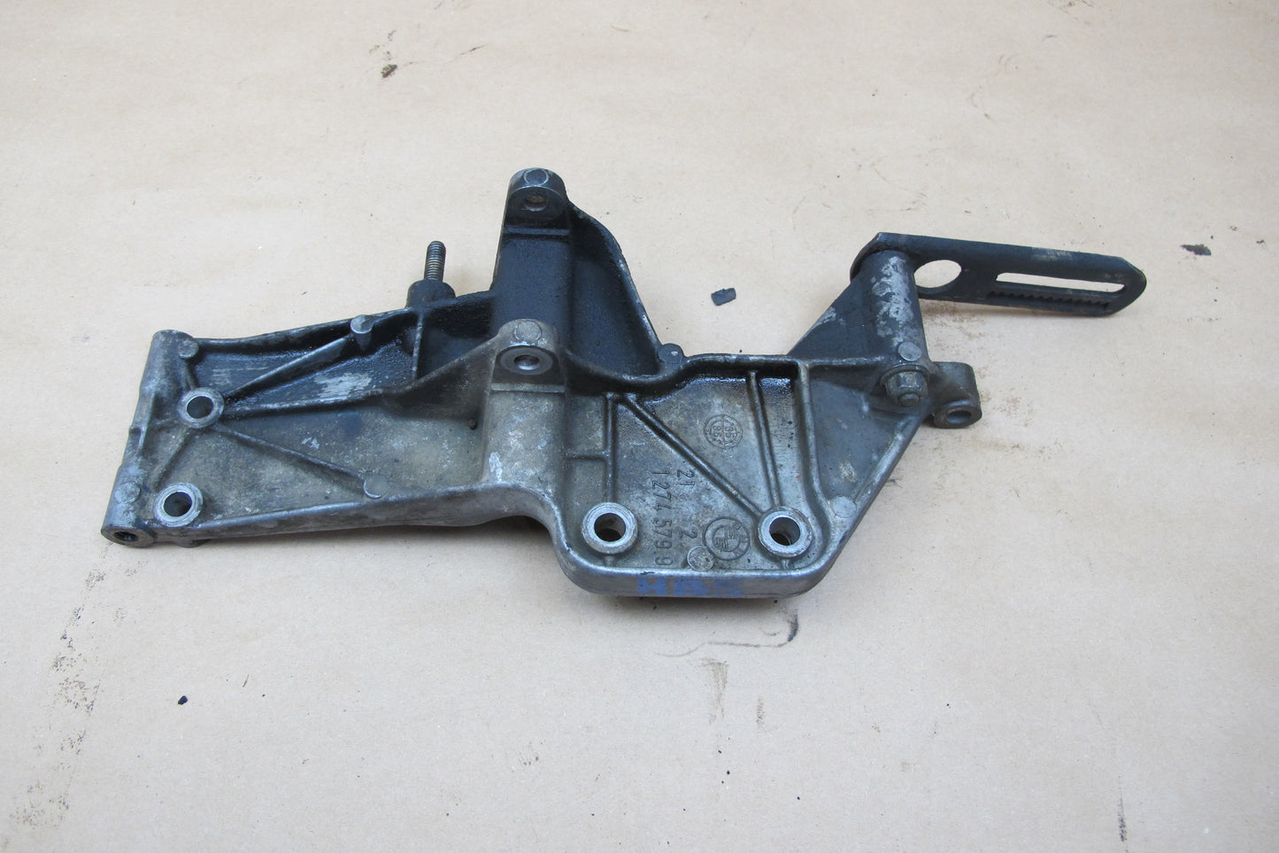 86-89 BMW E24 E23 E28 M30 Alternator Generator Mount Bracket Support OEM