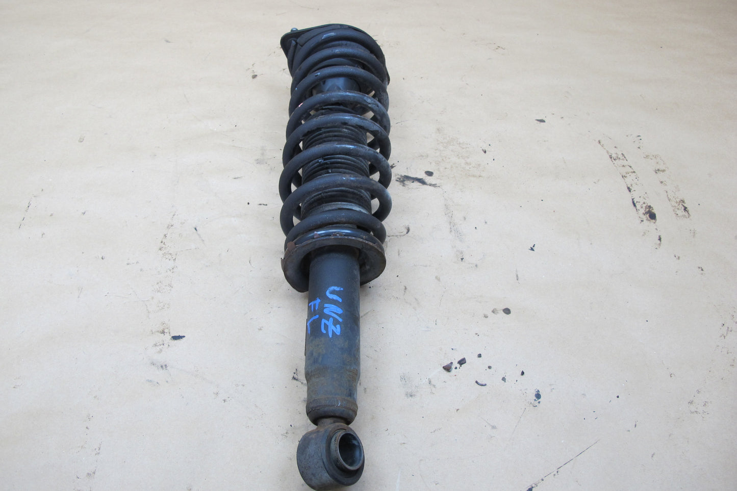 90-96 Nissan Z32 300ZX NON Turbo 2+0 Set of 2 Front Strut Shock Absorber OEM