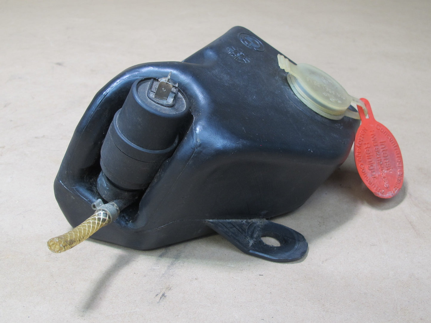 83-89 BMW E24 6-SERIES Windshield Washer Fluid Reservoir Tank w Pump OEM