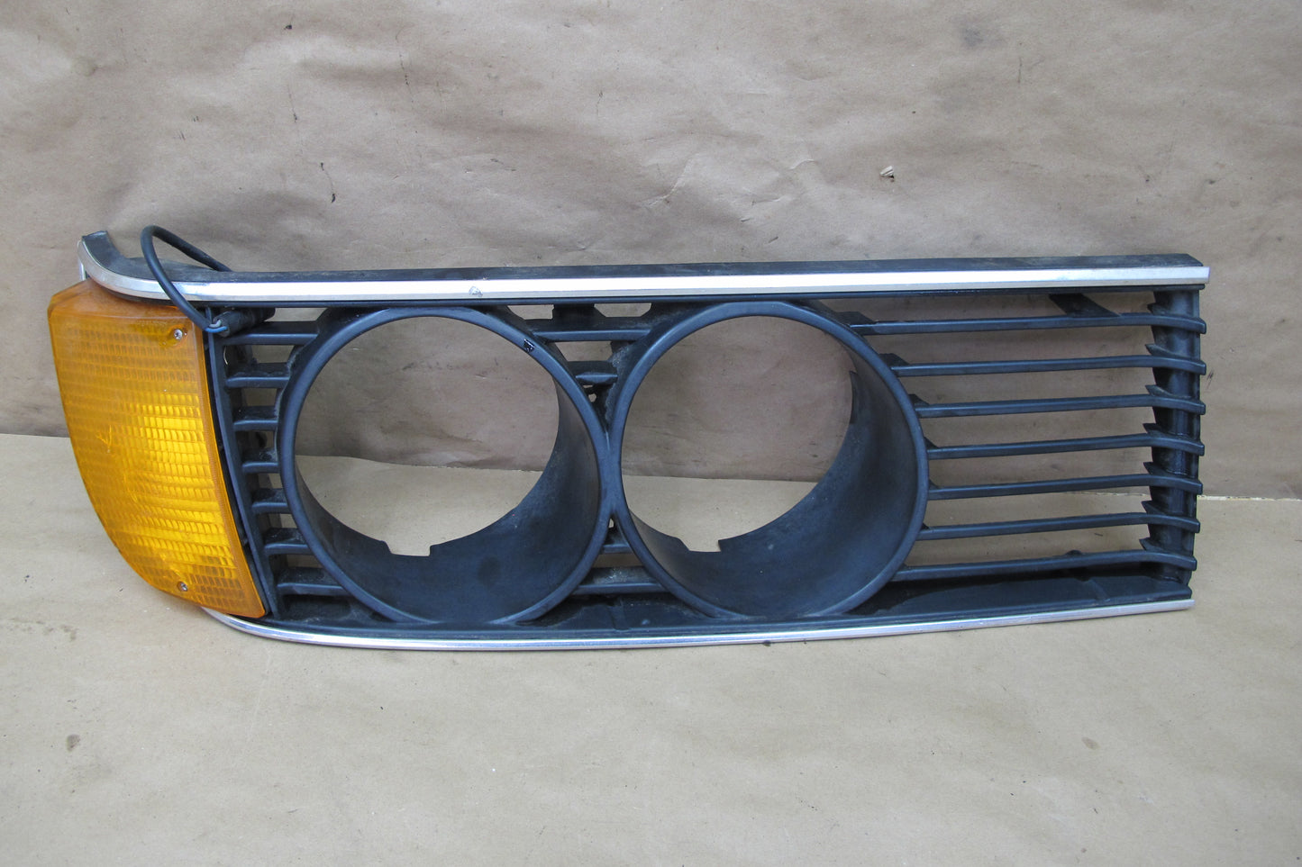 83-87 BMW E24 6-SERIES Set of 2 Front Left & Right Headlight Trim Grille OEM