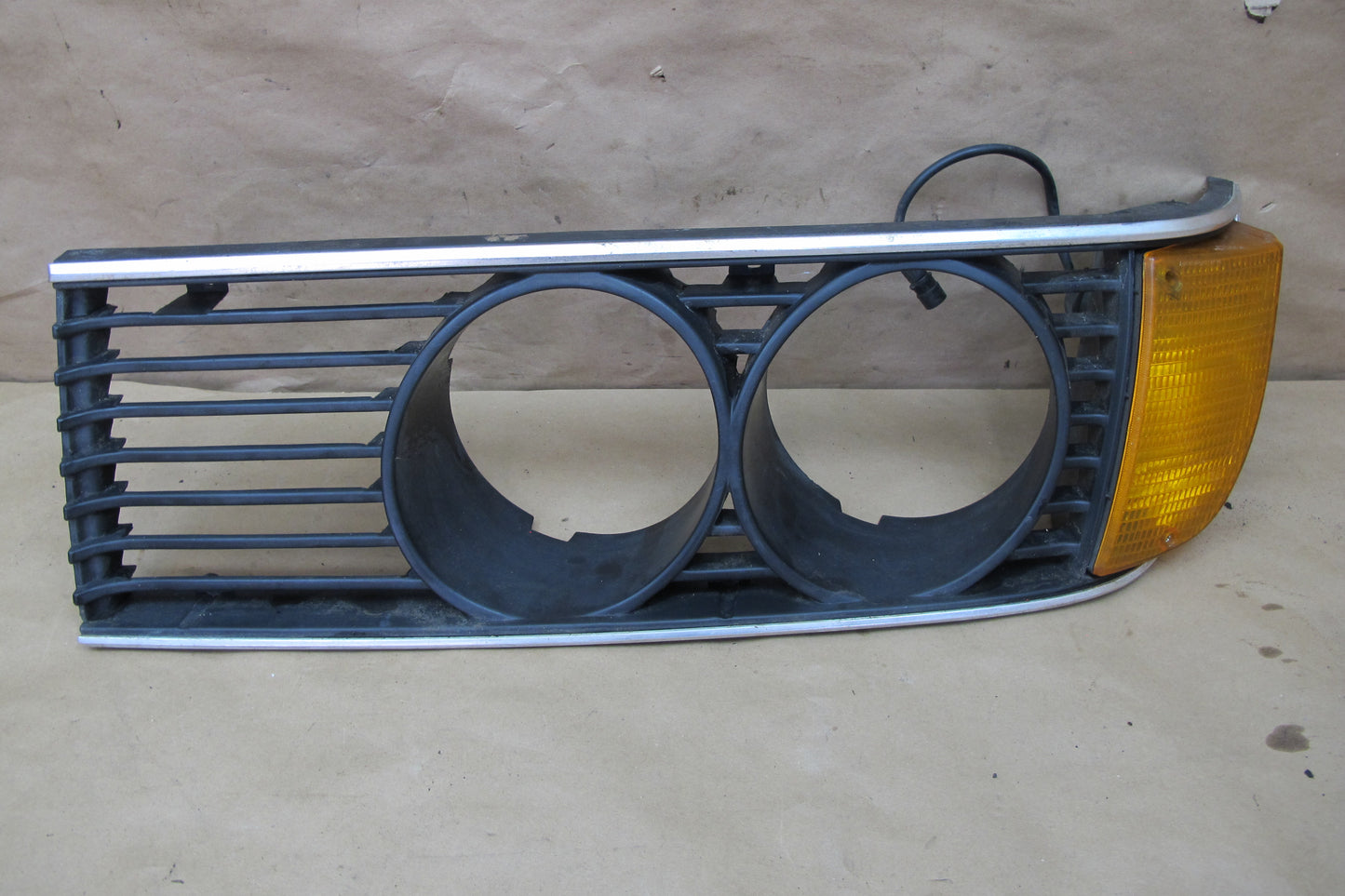 83-87 BMW E24 6-SERIES Set of 2 Front Left & Right Headlight Trim Grille OEM