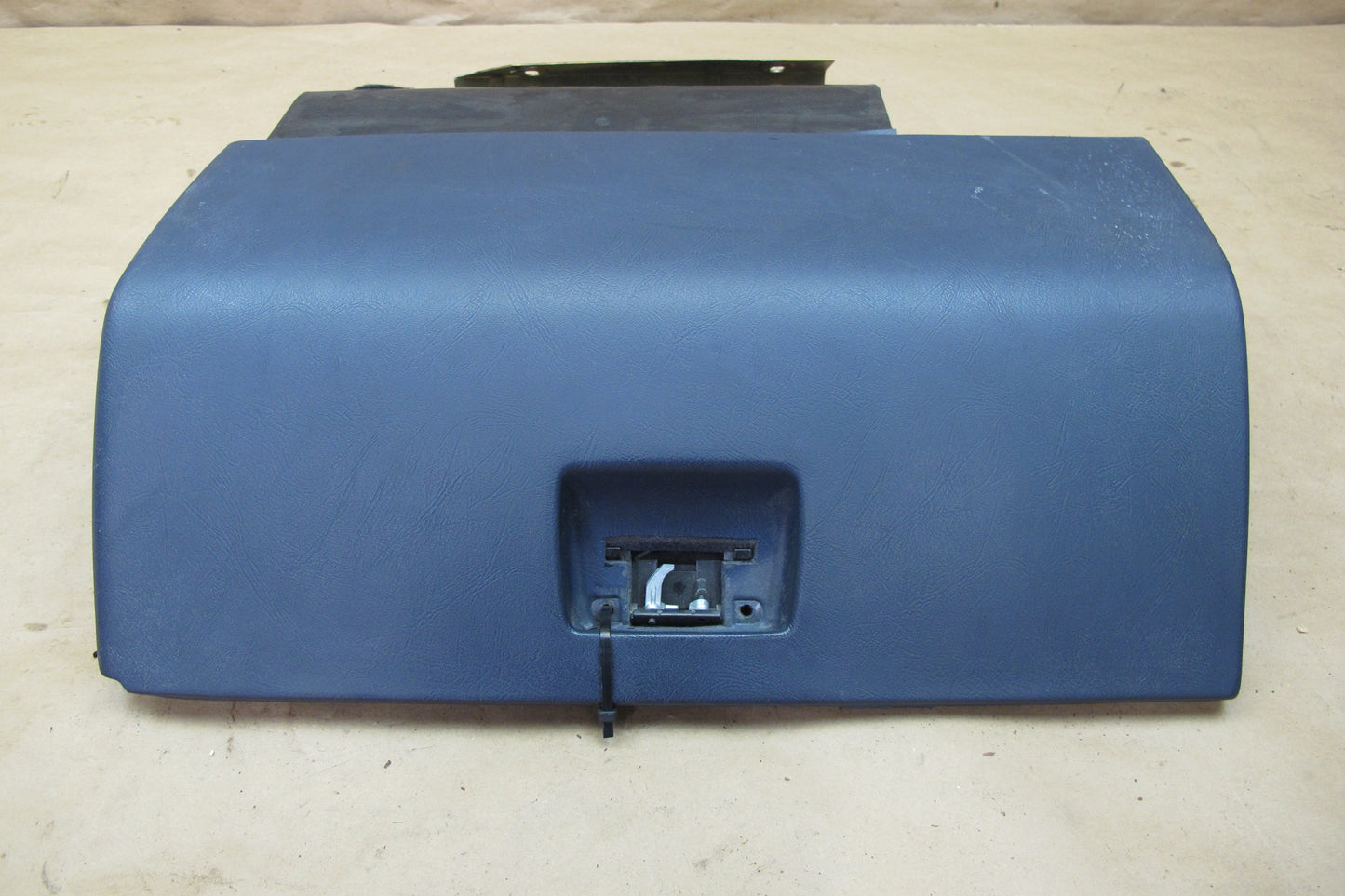 77-89 BMW E24 6-SERIES Dash Glove Box Compartment Storage Goor Lid OEM