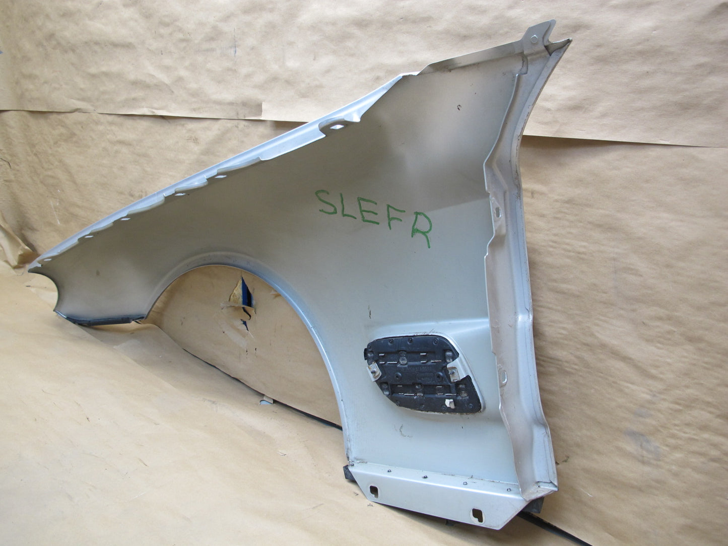 03-08 Mercedes R230 Sl-class Front Right Fender Shell Panel Cover Silver OEM