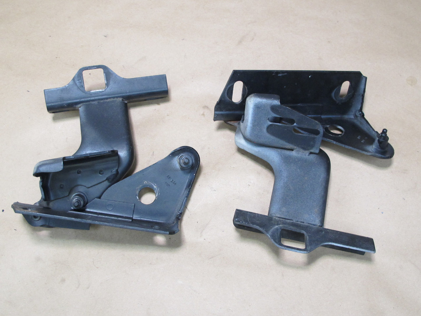 84-96 Chevrolet Corvette C4 Set of 2 Front Left & Right Hood Hinge OEM