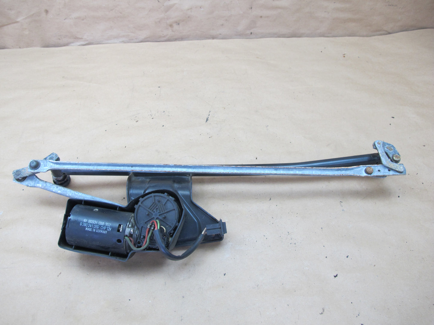 83-89 BMW E24 6-SERIES Front Windshield Wiper Transmission Linkage w Motor OEM