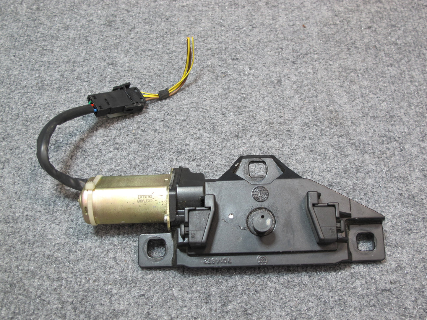 03-08 BMW E65 E66 7-SERIES Rear Trunk Lid Power Drive Motor 7014872 OEM