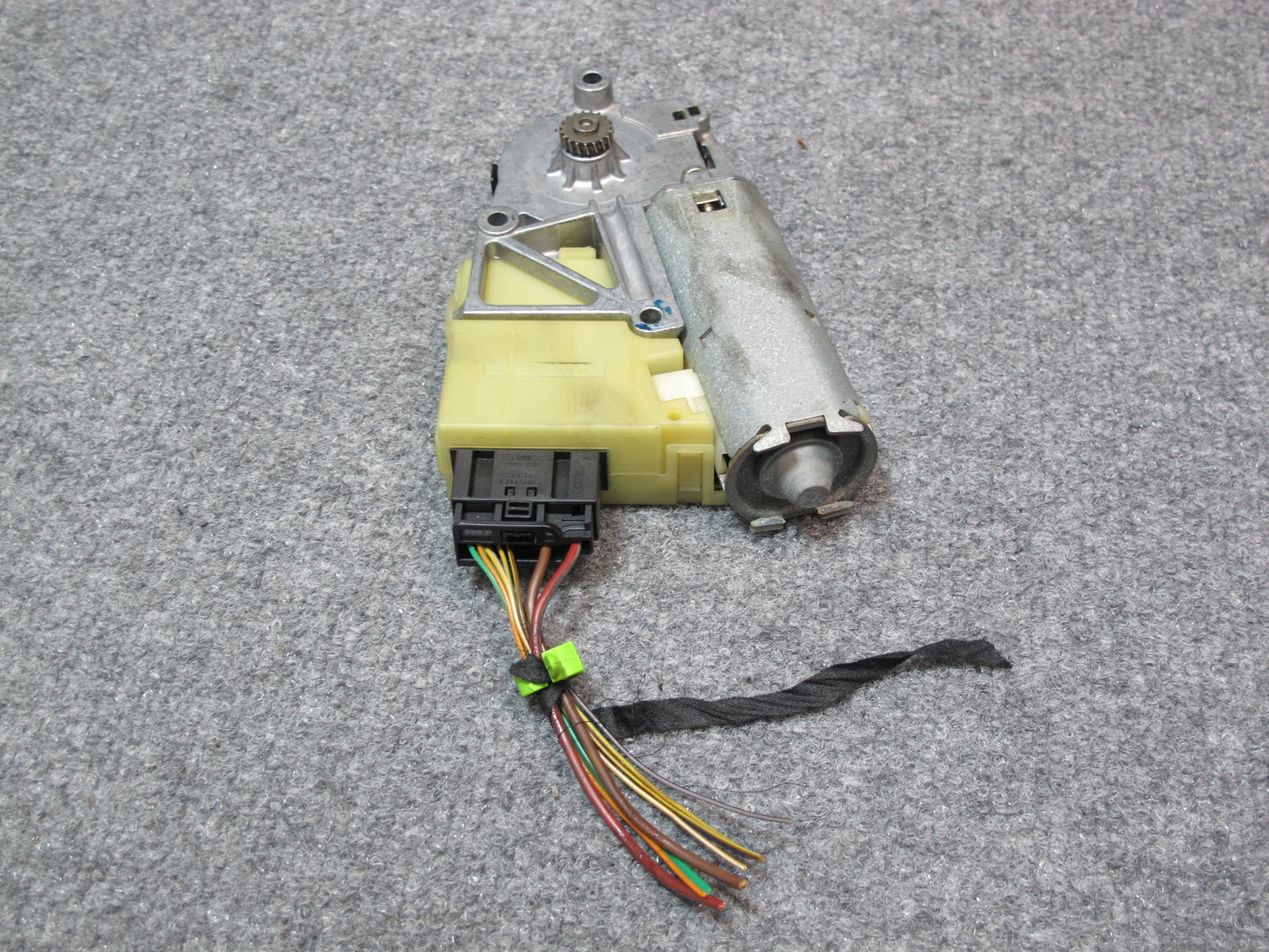 03-08 BMW E65 E66 7-SERIES Sunroof Motor Drive Unit 6916049 OEM